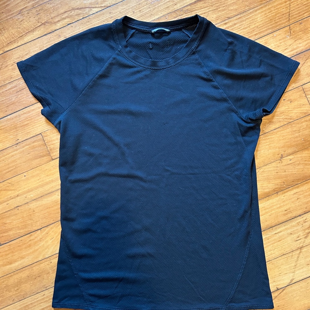 Flyout Short Sleeve